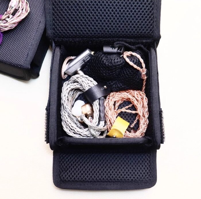 COMPACT FABRIC EARPHONE CASE - Image 3