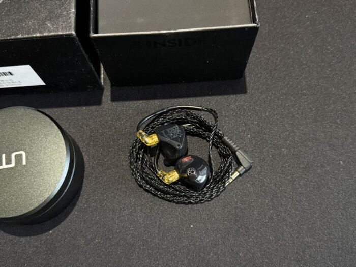 [USED] UNIQUE MELODY MARTIAN - Image 2